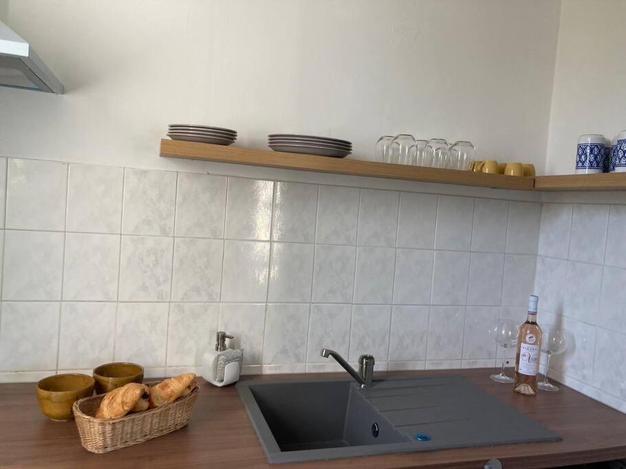Cozy Studio With Balcony And Free Parking Aix-en-Provence Eksteriør billede