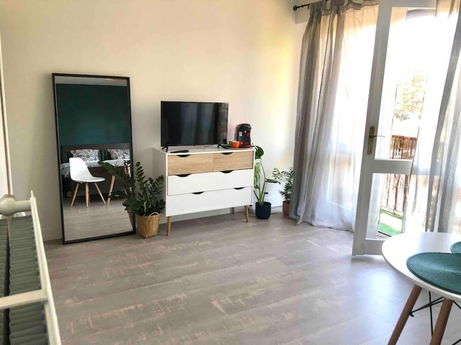 Cozy Studio With Balcony And Free Parking Aix-en-Provence Eksteriør billede